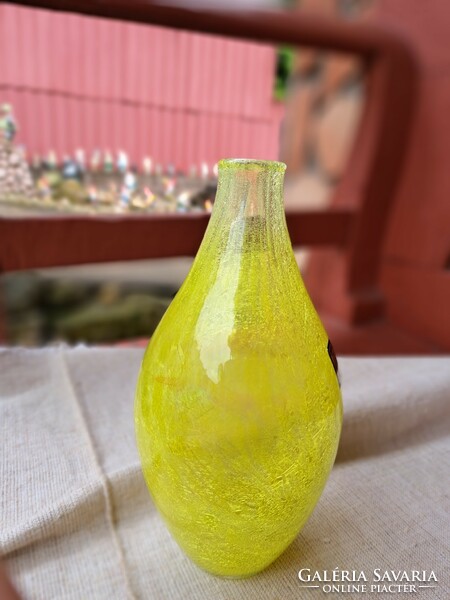 Gyönyörű sárga citromsárga  Fátyolüveg, karcagi,berekfürdői  19 cm magas virágnak váza