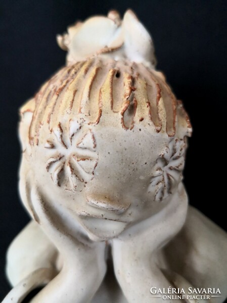 Dt/259 - éva orsolya kovács ceramicist - seated girl