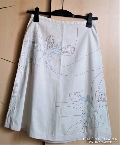 Embroidered summer linen skirt in size s