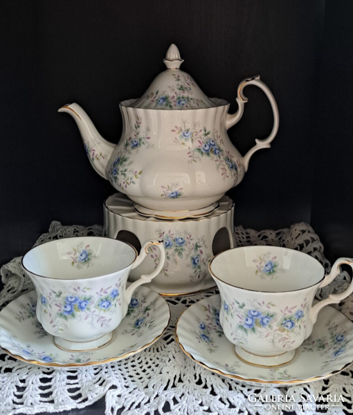 Royal Albert Blue Blossom porcelán teáskanna melegentartóval, teáscsészékkel