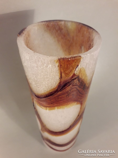 Vintage habüveg borostyán és fehér váza buborékos kézműves váza