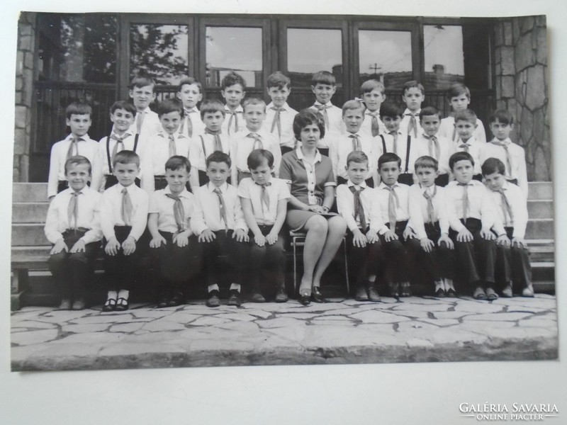 Za45.141 Old photo - class photo - Kassa street primary school xviii ker - 1973k