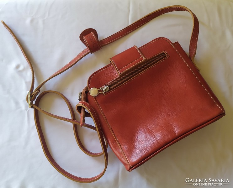 Women's Italian leather shoulder bag/side bag for sale!