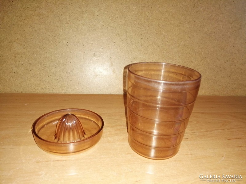 Retro műanyag citromfacsaró pohárral - 11 cm magas (26/d)