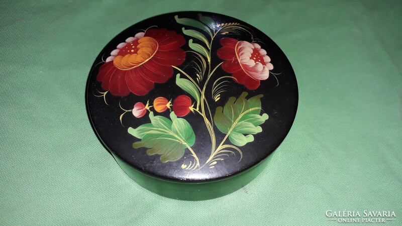 Antique beautiful cccp carpathian rosy and floral folk artist round wooden gift box 13 cm as shown in the pictures