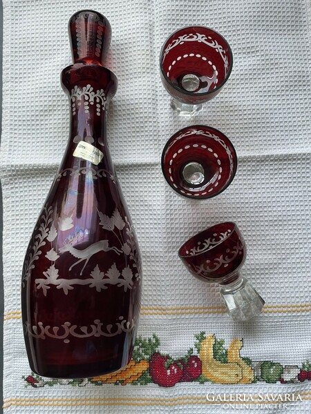 Beautifully cut burgundy ilm crystal bottle with lots of handwork with 3 liqueur glasses