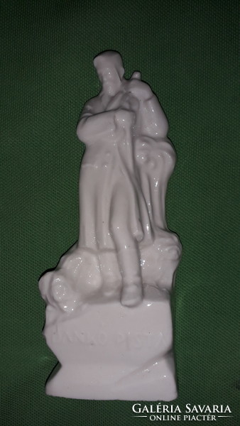 Régi Alföldi porcelán figura DANKÓ PISTA a szegedi emlékszobor makettje 15 cm a képek szerint