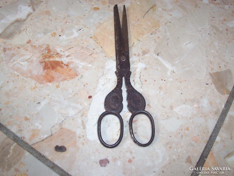 Royal pair of Franciscan Joseph and sissi scissors