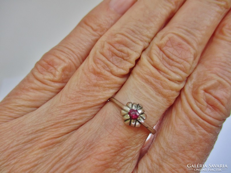 Gyönyörű antik rubinköves arany gyűrű