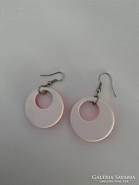 Retro pink plastic earrings