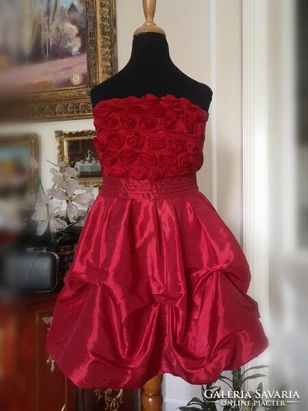 Charme 158-as, 13 éves, bakfis alkalmi ruha, burgundi piros, buborék szoknya, rózsás felső