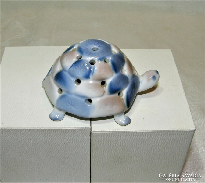 Tortoise aqua painted Aquincum porcelain