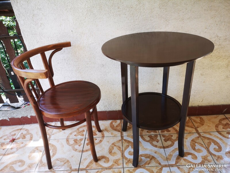 Antik Thonet asztal Lichtig gyönyörű állapot. Szalon, dohányzó reggeliző asztal Szecessziós Art Deco