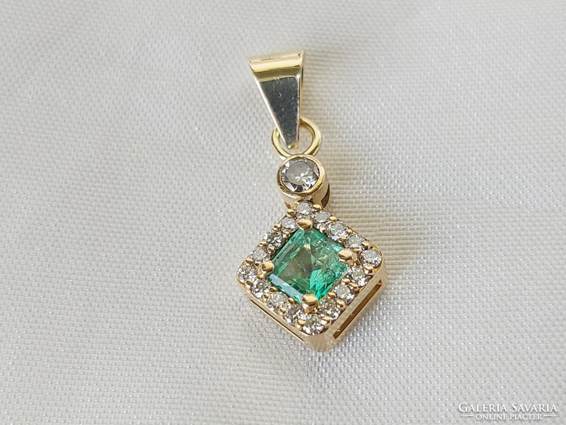 Gold pendant emerald/brilliant