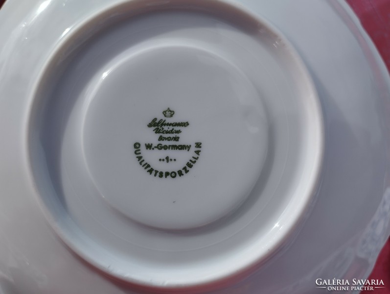 5 Pcs. Beautiful onion-patterned porcelain small plate