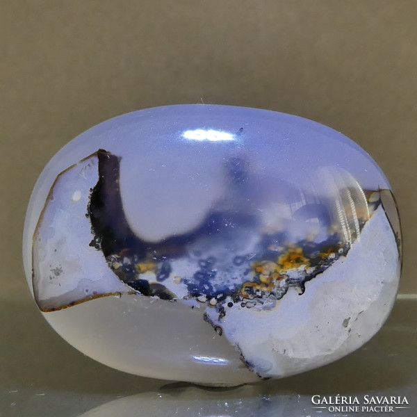 Hematite-encrusted agate Moroccan stone with microcrystalline quartz ingrowth. 25 grams.