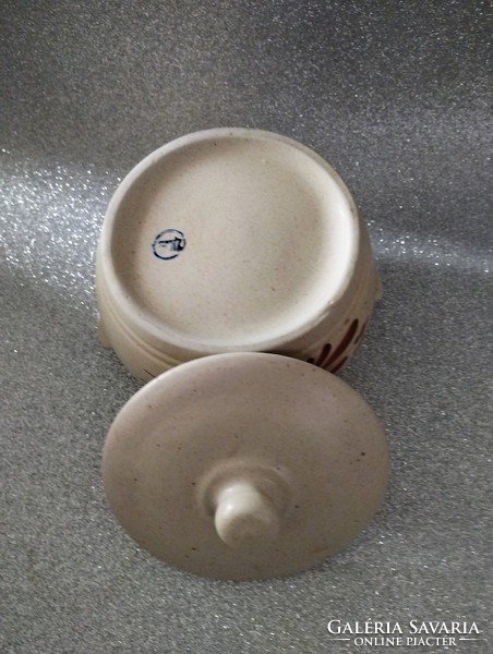 Stone-glazed ceramic with lid