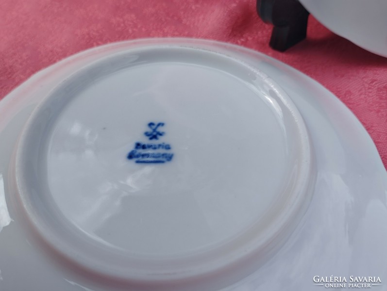 Gyönyörű hagymamintás porcelán kis tányér, 3 db