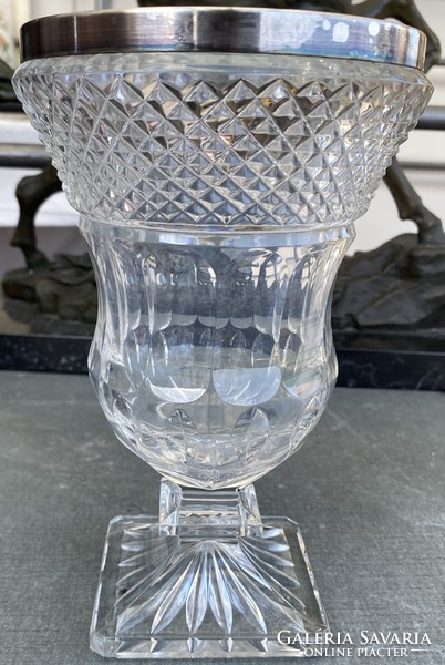 Crystal vase with silver edge