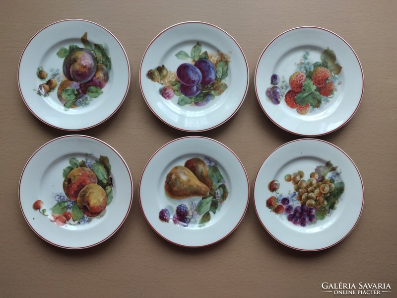 Small plates depicting fruits