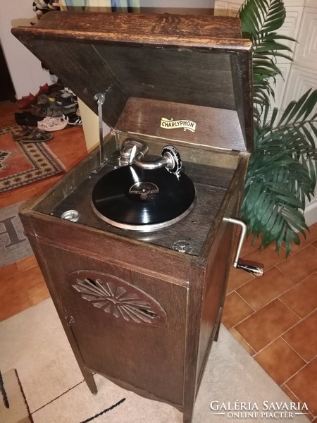 Charlypfon antique working music cabinet from the early 1900s