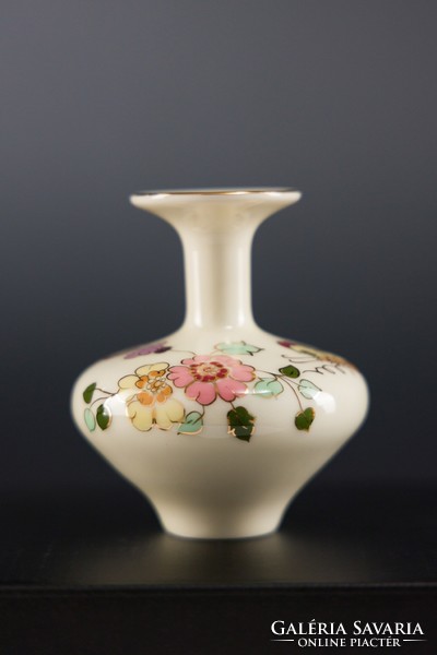 Zsolnay porcelán lepkés vázák, 2 darab.