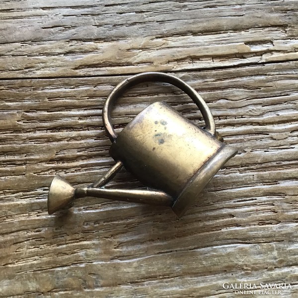 Old copper watering can brooch