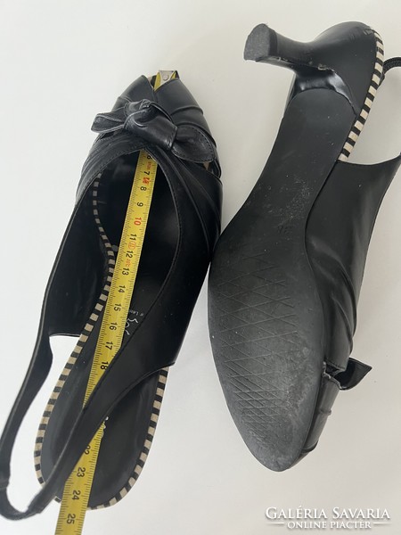 Tamaris black leather sandals size 38