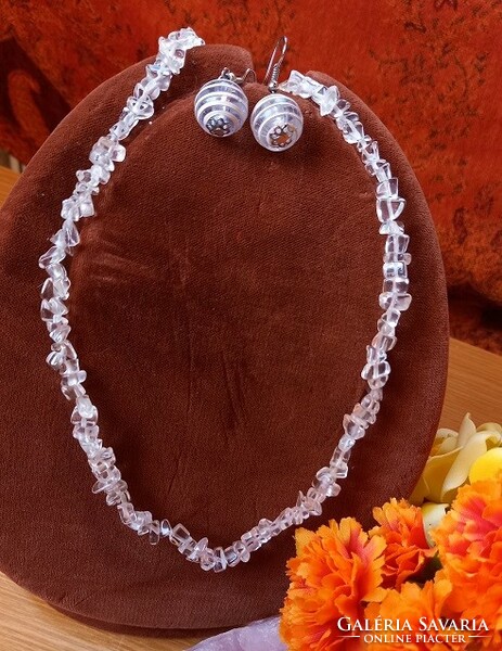 Real quartz chip necklace with matching ears, made of quality beads