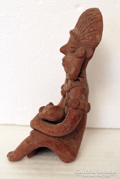 Maya agyag szobor