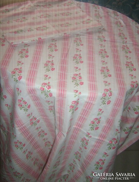 Beautiful vintage pink retro bedding set