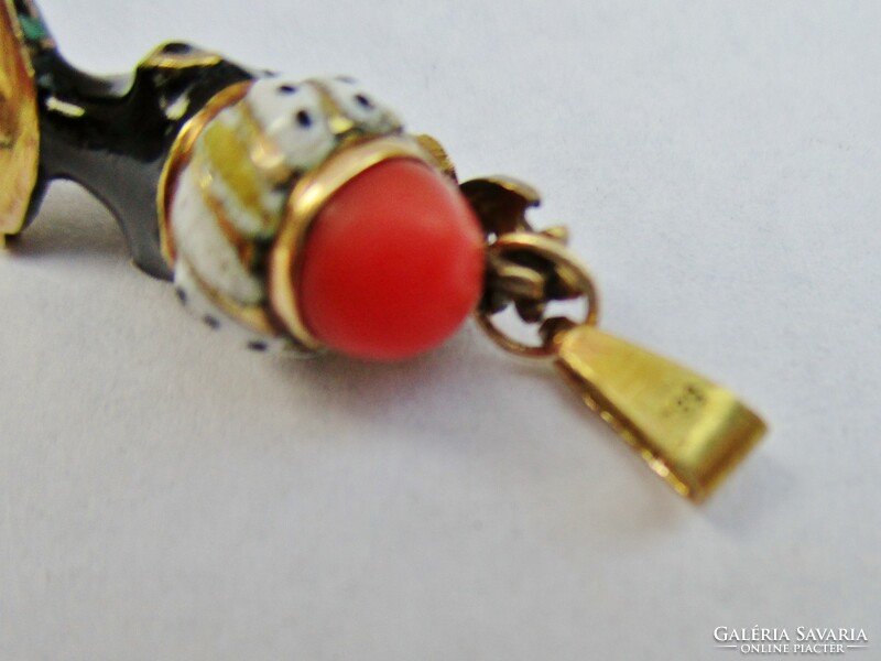 Special antique silver art deco gold pendant with diamonds, beautiful coral and garnets