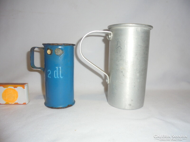Old enamel and aluminum measuring cup - 2 dl, 5 dl - together