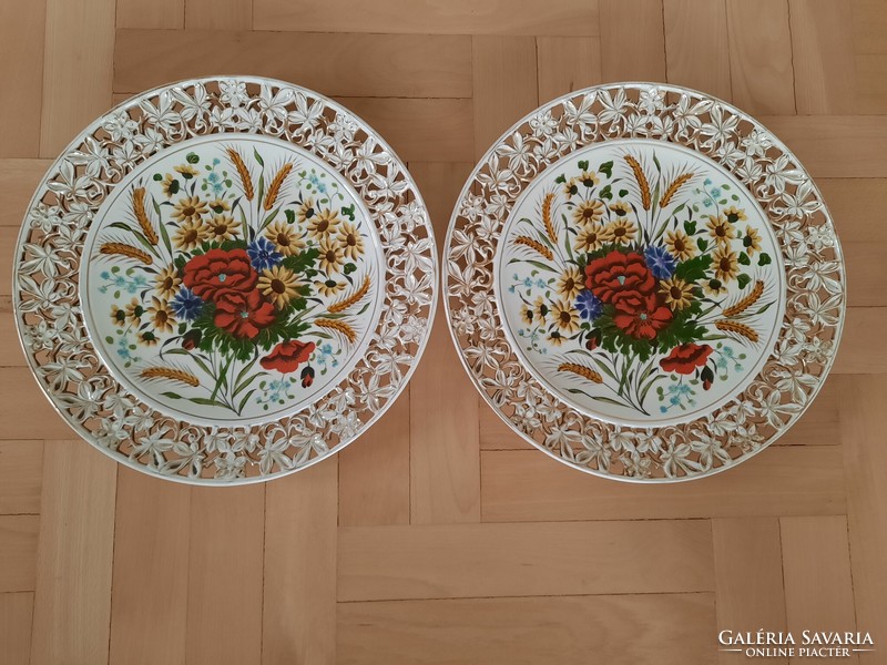 Pair of wall plates with openwork edges