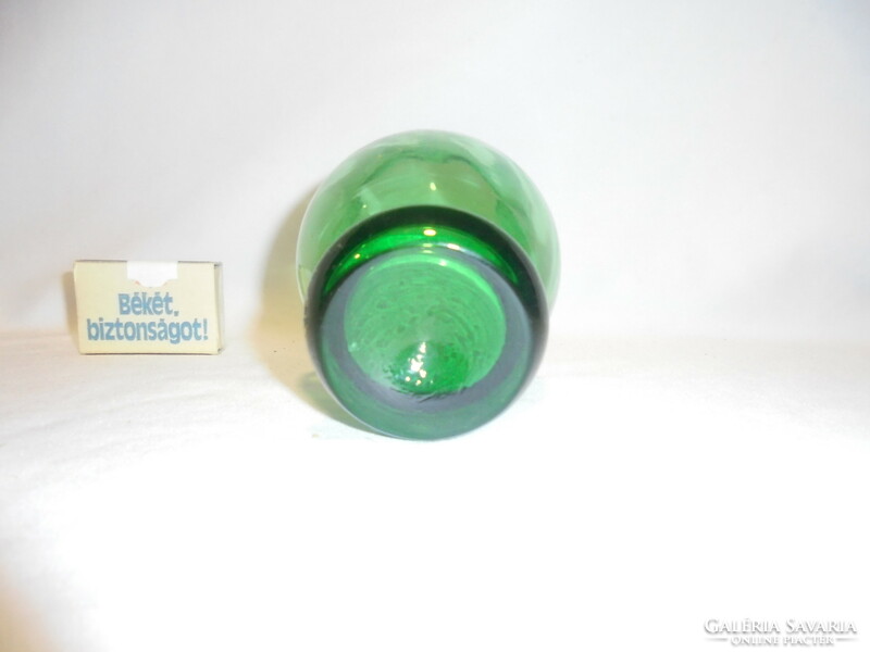 Régi, kisebb zöld üveg kancsó