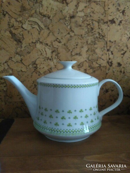 Lowland parsley tea or coffee spout