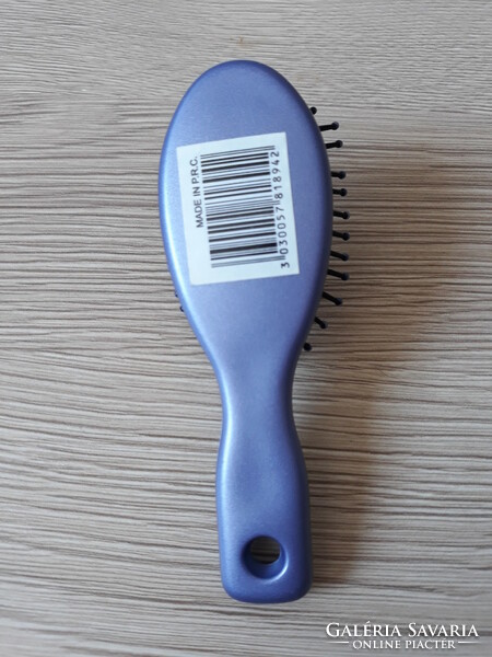 Mini hairbrush for travel (12 cm)