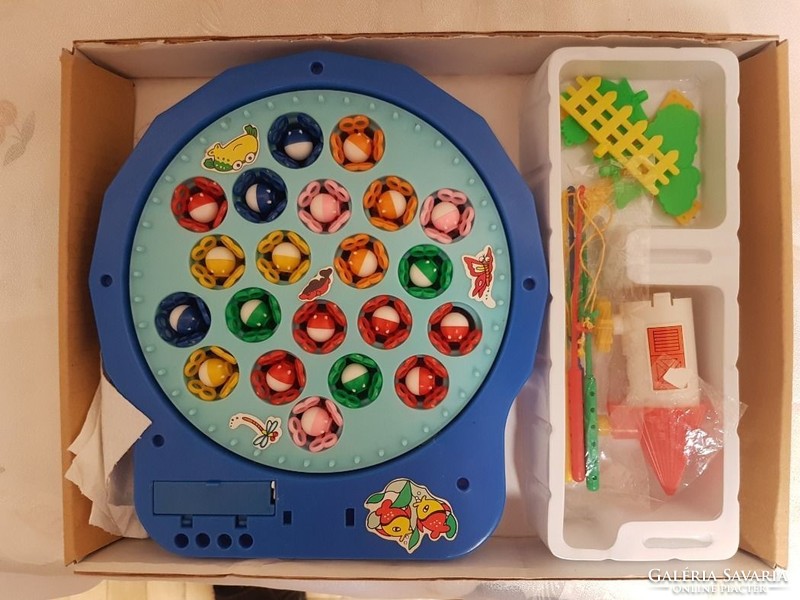 Octopus game is a retro fishing board game