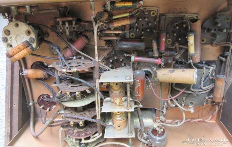 1937 Francia Rewa elktroncsöves rádió, működéséről nincs információ,  nem lett kipróbálva.