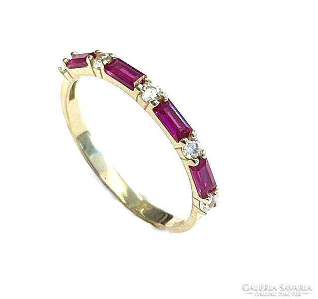 Gold ring with red and white stones 57m