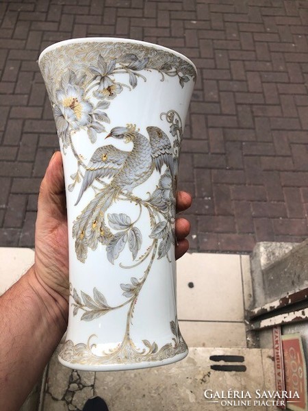 Kaiser porcelain vase, c. From Nossek, 22 cm beauty.