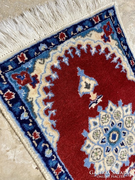Iran nain Persian carpet 70x40cm