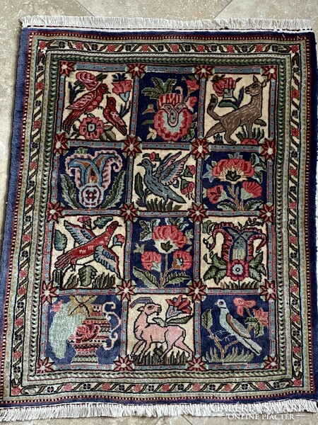 Iran qum madaras szőnyeg selyemmel 85x68cm
