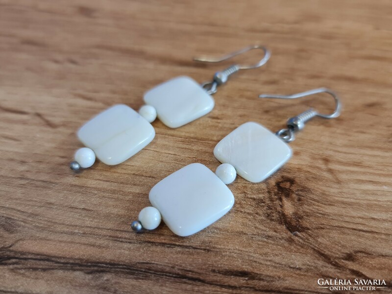 Showy earrings with polished mother-of-pearl