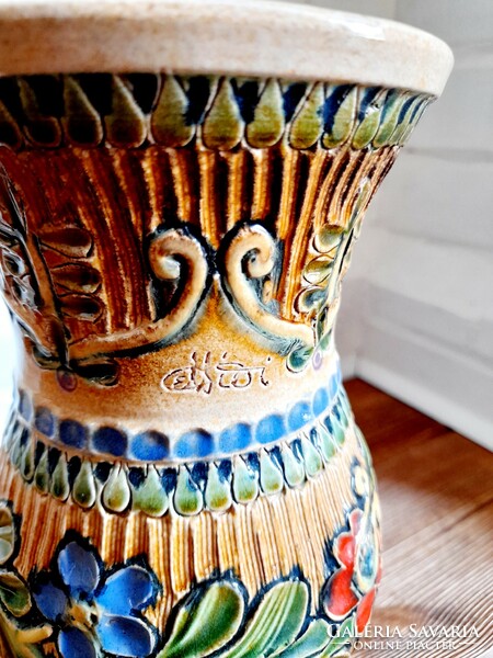 Large vase with Hidi mark, 24.5 cm