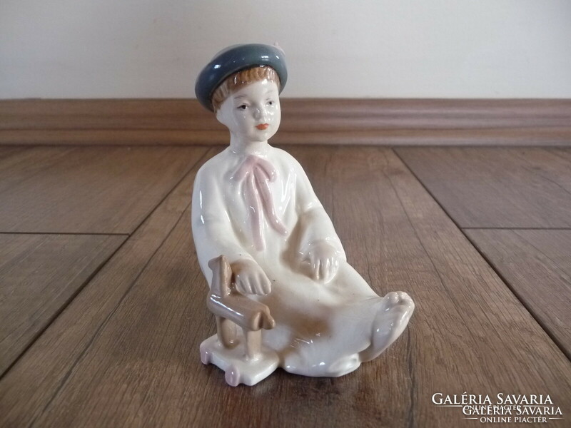 Royal Dux fiú falovacskával porcelán figura