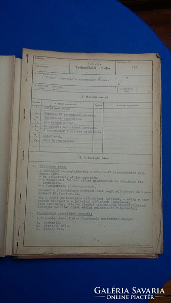 Bútorasztalos szakrajz és szerkezettan a szakmunkástanuló intézetek I-III. osztálya számára (1966.)