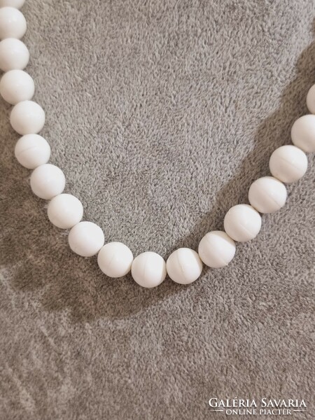 Retro (new) pearl necklace white