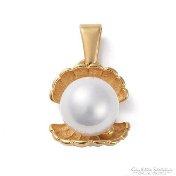 Cultured pearls, set in a medical steel shell pendant, necklace, the pendant shines beautifully.