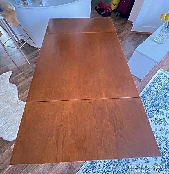 Alföldi expandable dining table